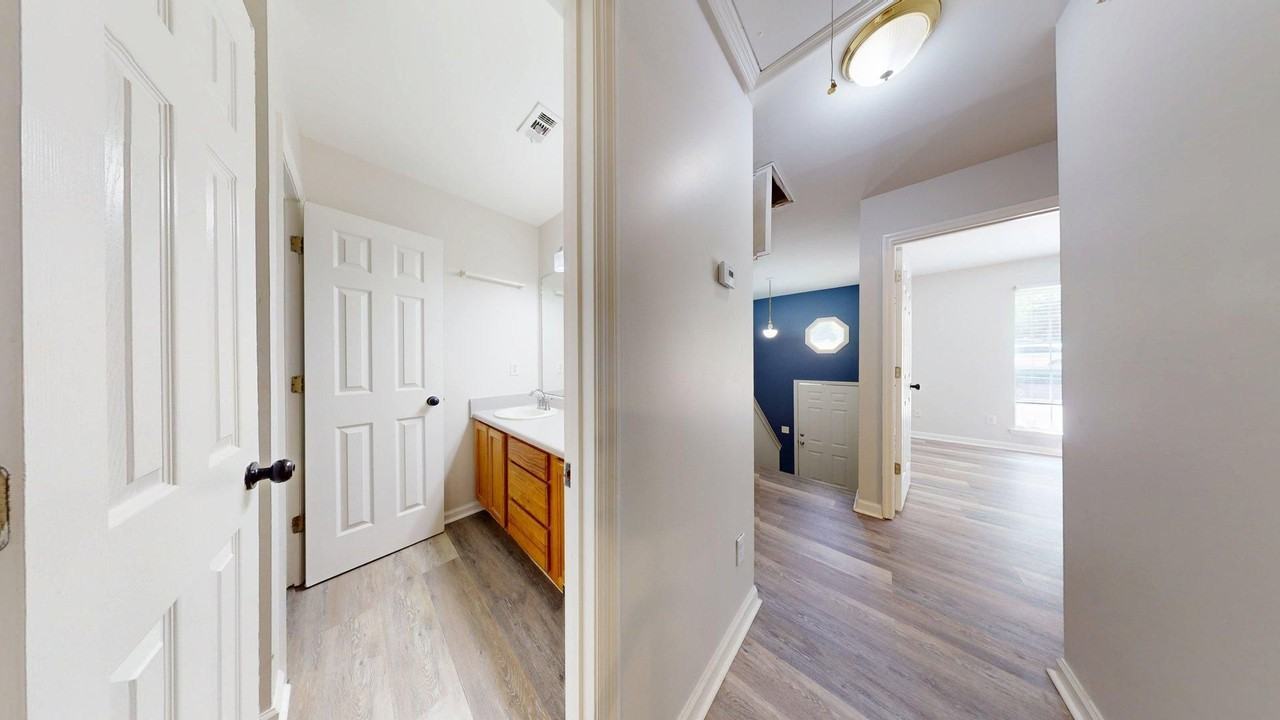 500 Greentree Ter - Photo 7 of 24