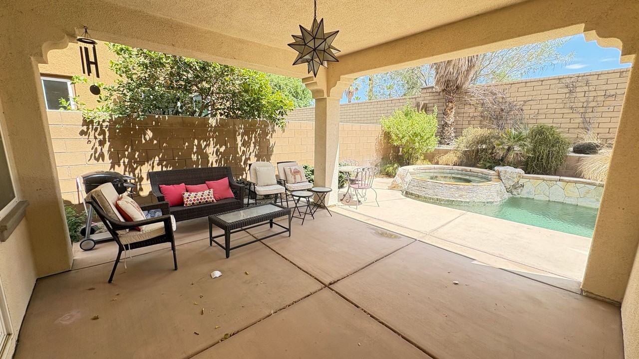 73447 Travers St - Photo 2 of 24