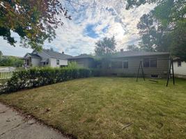featured image of 2419 Pine St
