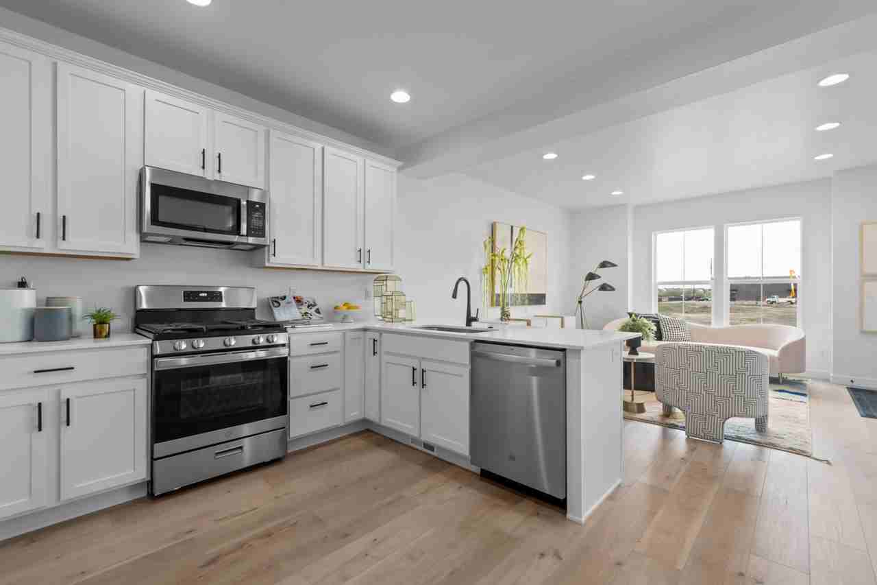 722 E Snap Dragon Ln - Photo 4 of 20