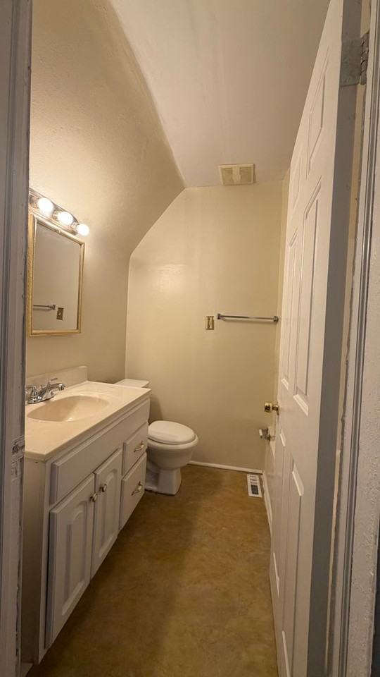 2 Charlevoix Ct - Photo 3 of 11