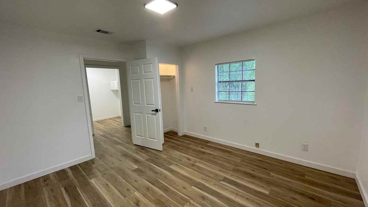 6684 Garvin Dr - Photo 7 of 17