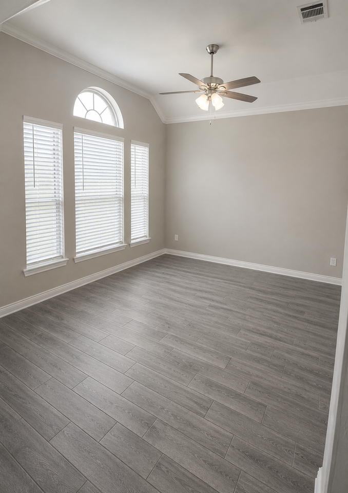 14143 Medina Dr - Photo 5 of 15