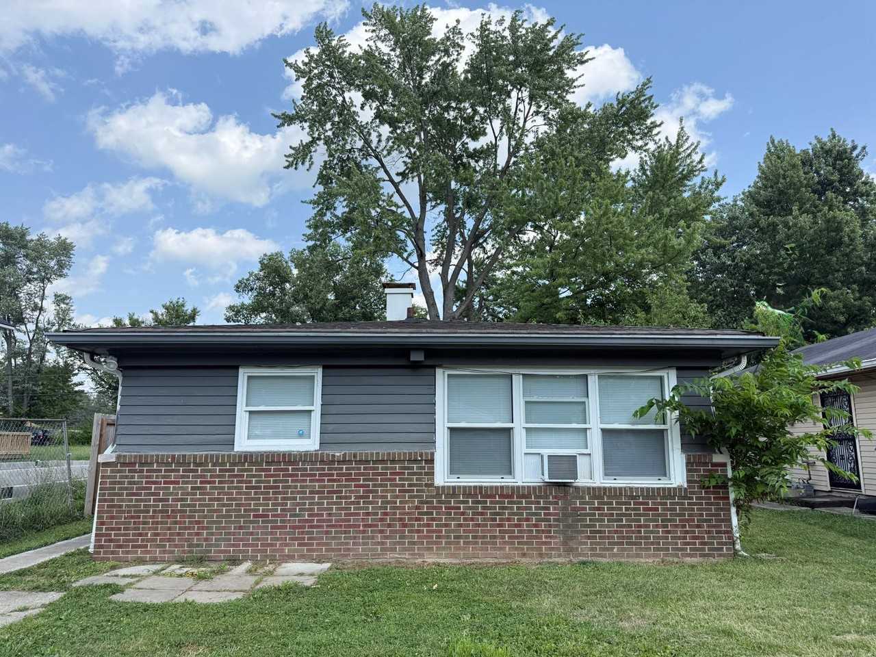 3117 Hovey St - Photo 2 of 11