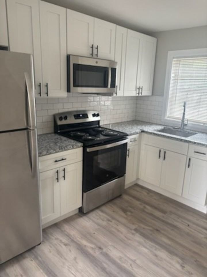 2505 Sw D Ave #A - Photo 5 of 7