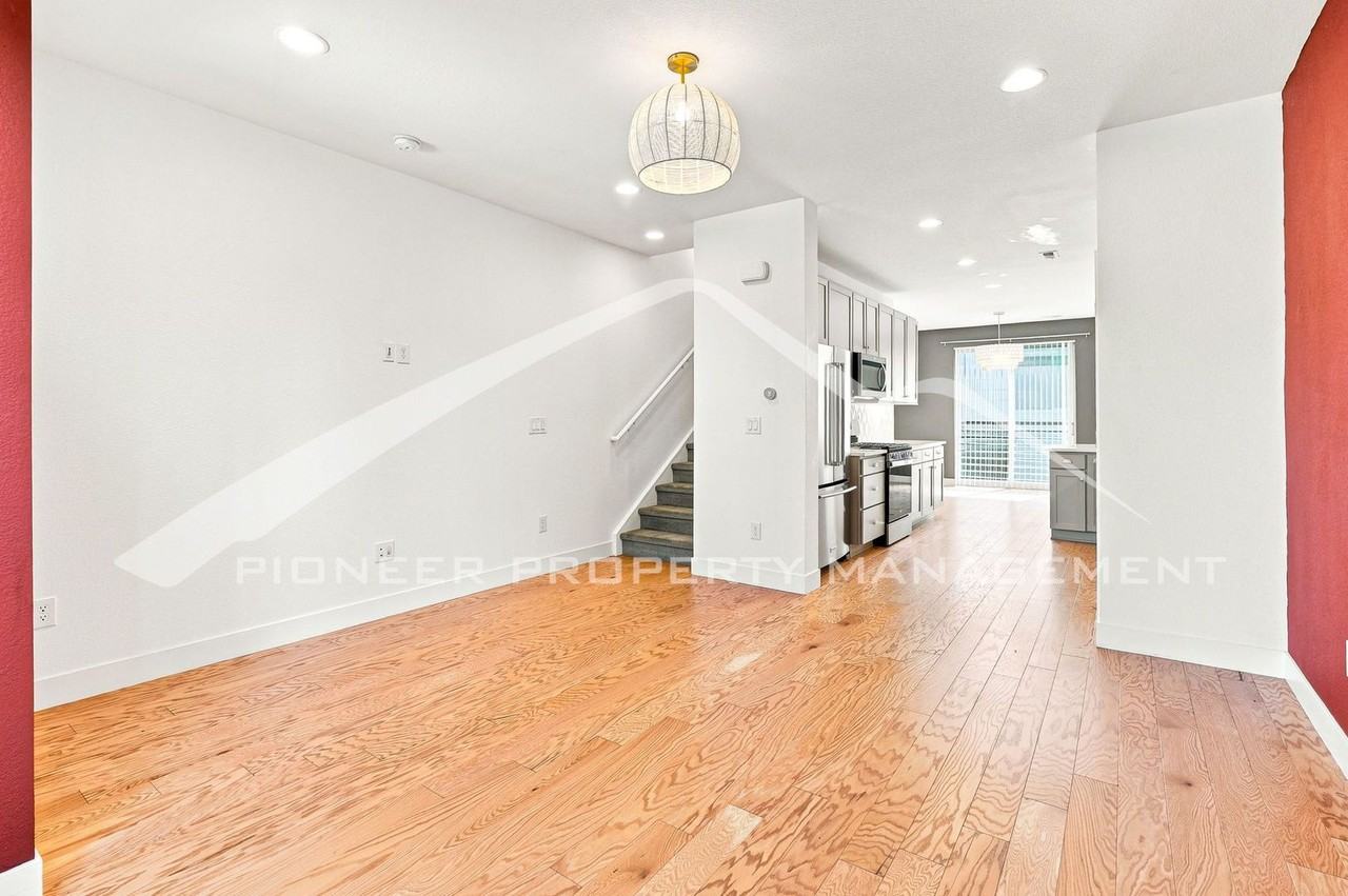 940 Navajo St - Photo 4 of 28