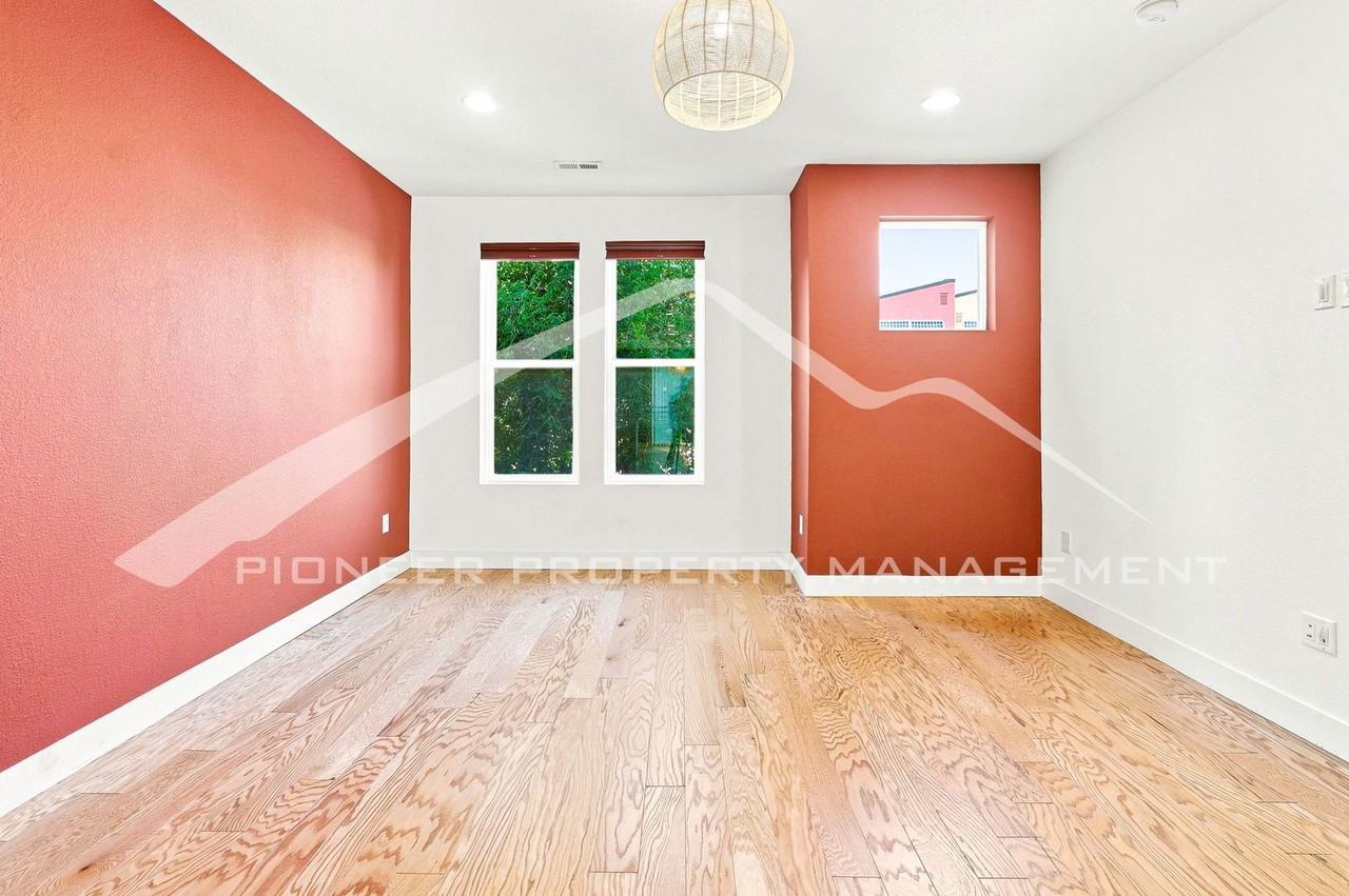 940 Navajo St - Photo 5 of 28
