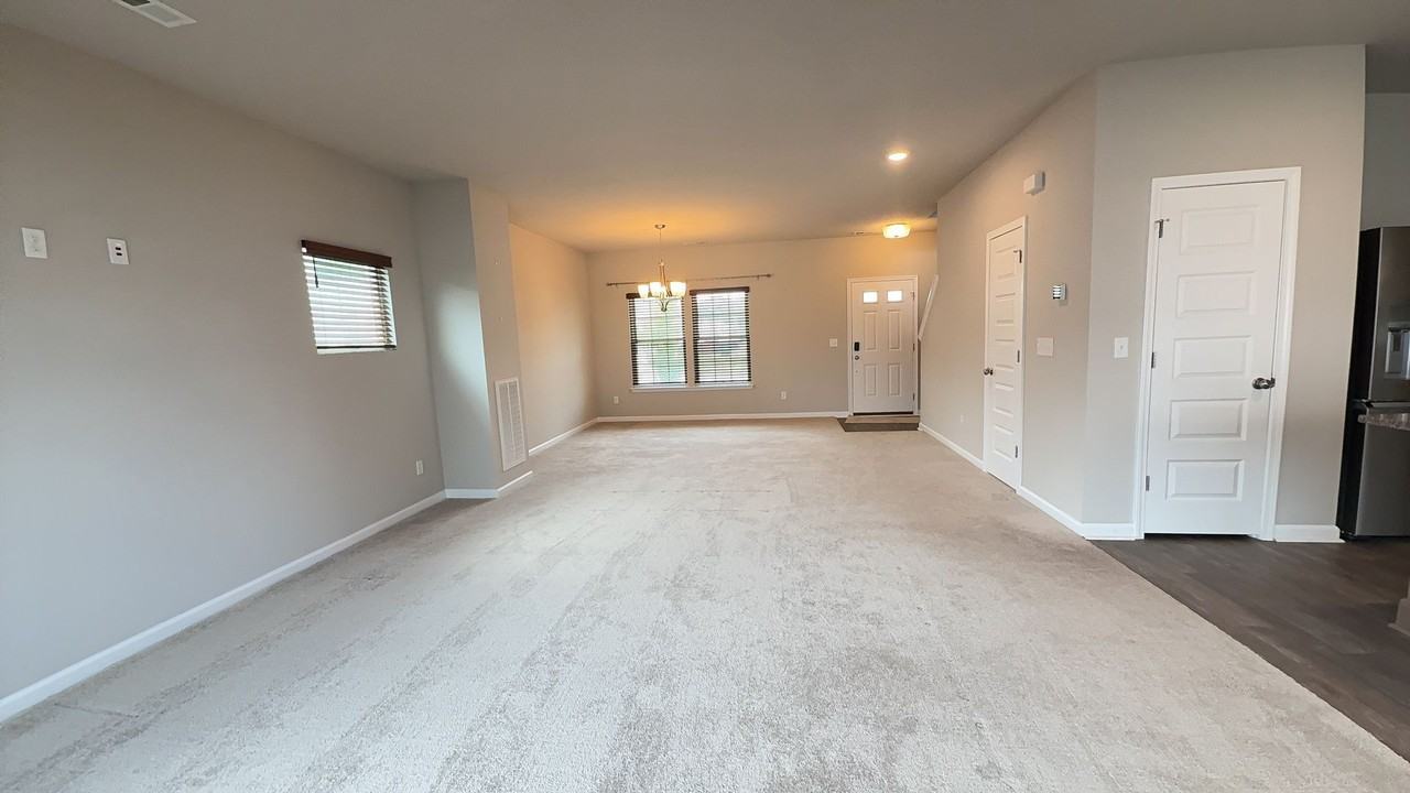 111 Honor Ln - Photo 4 of 9