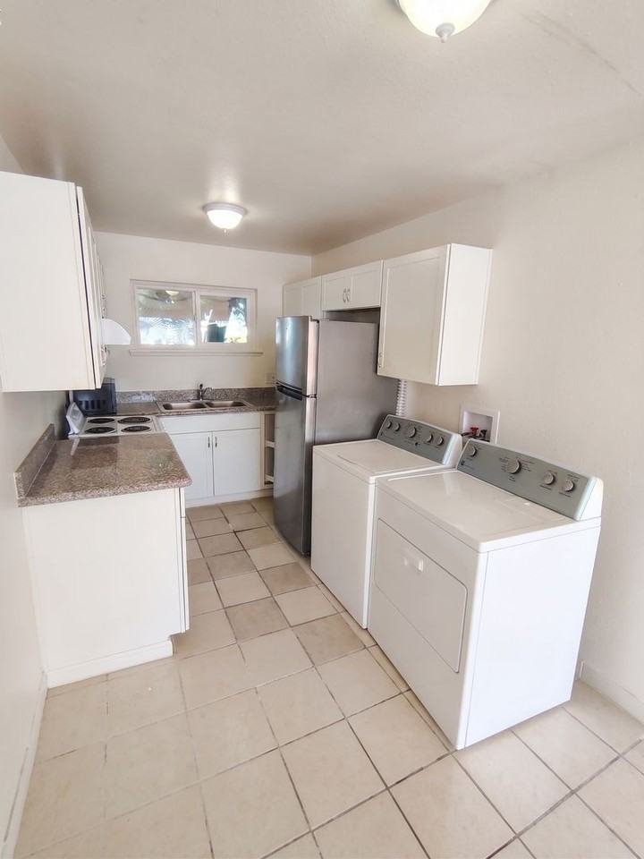 10100 Walnut St #03 - Photo 4 of 10