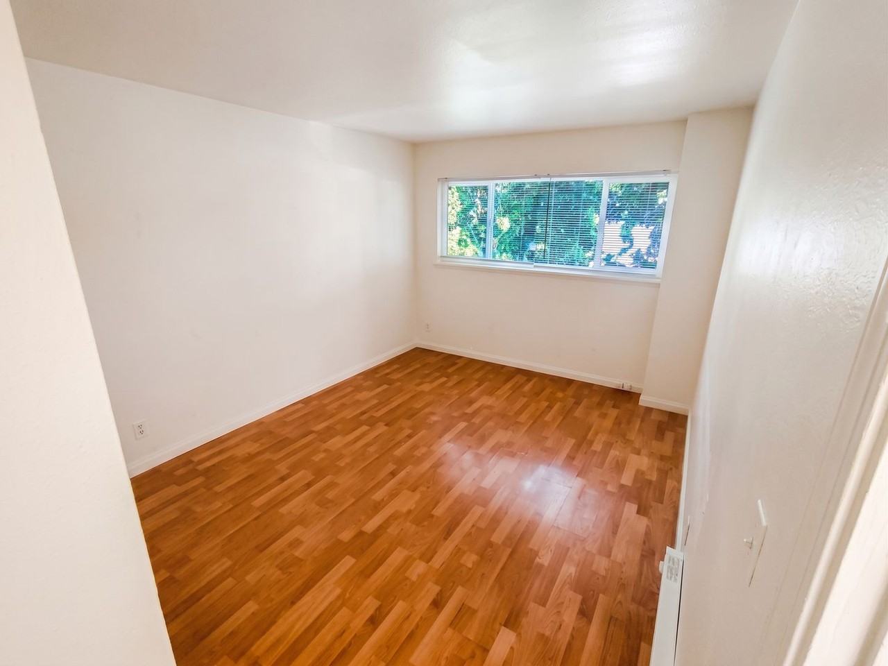 10100 Walnut St #03 - Photo 6 of 10