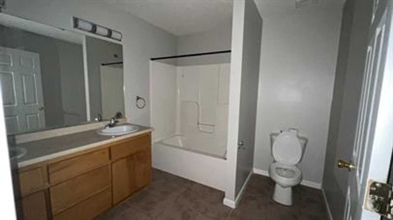 44 Webb Ct Ne - Photo 3 of 16