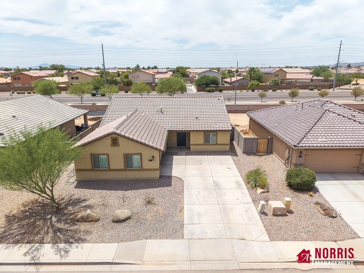 2577 N Agave Ln - Photo 2 of 45