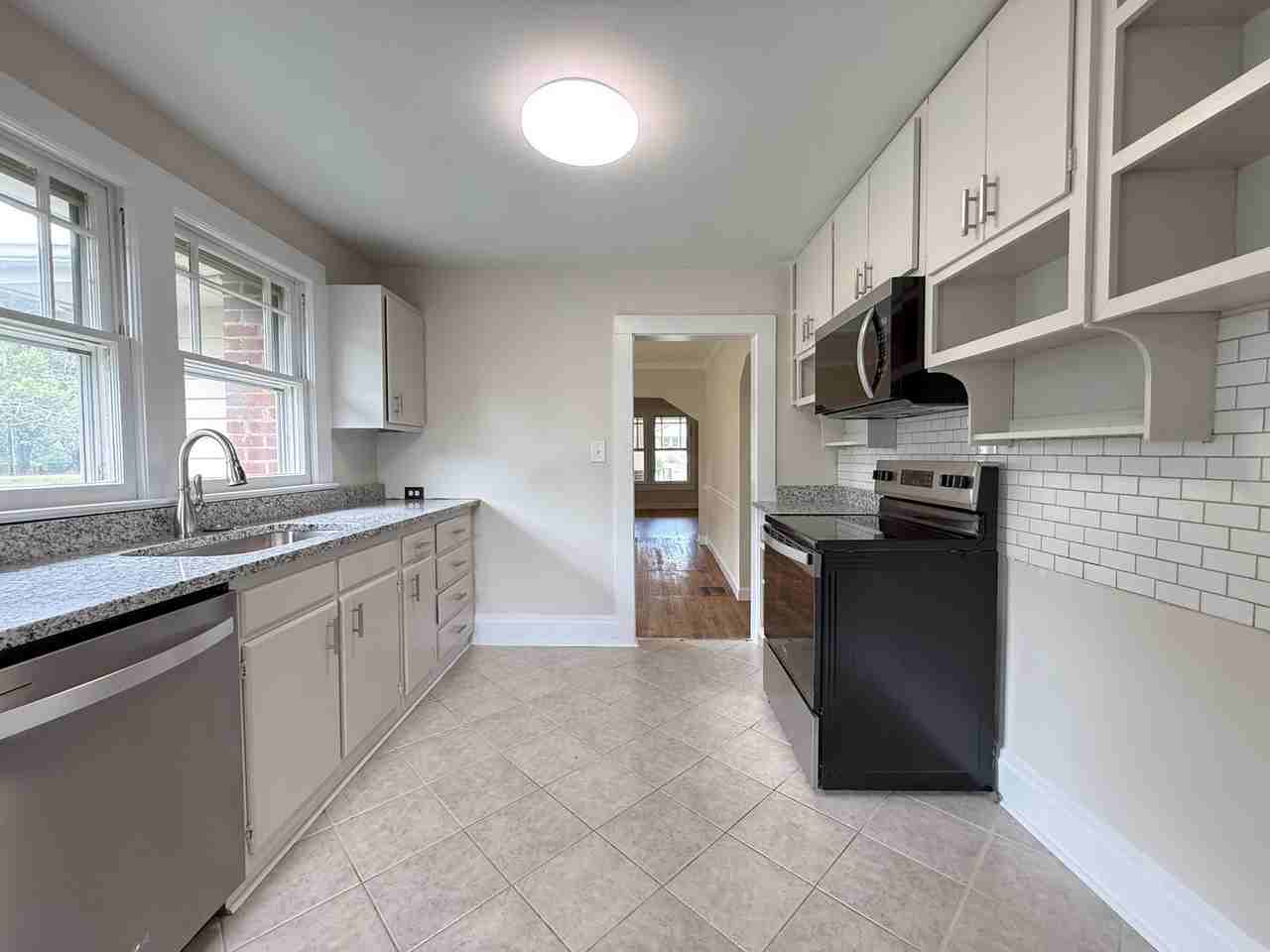 103 Tabor St - Photo 3 of 16