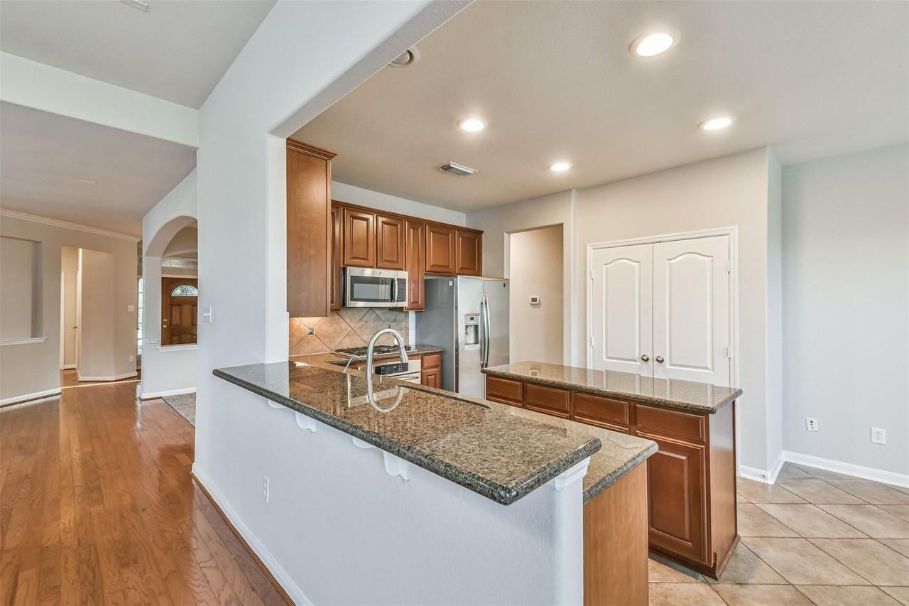 9506 Gramond Hall Ct - Photo 4 of 10