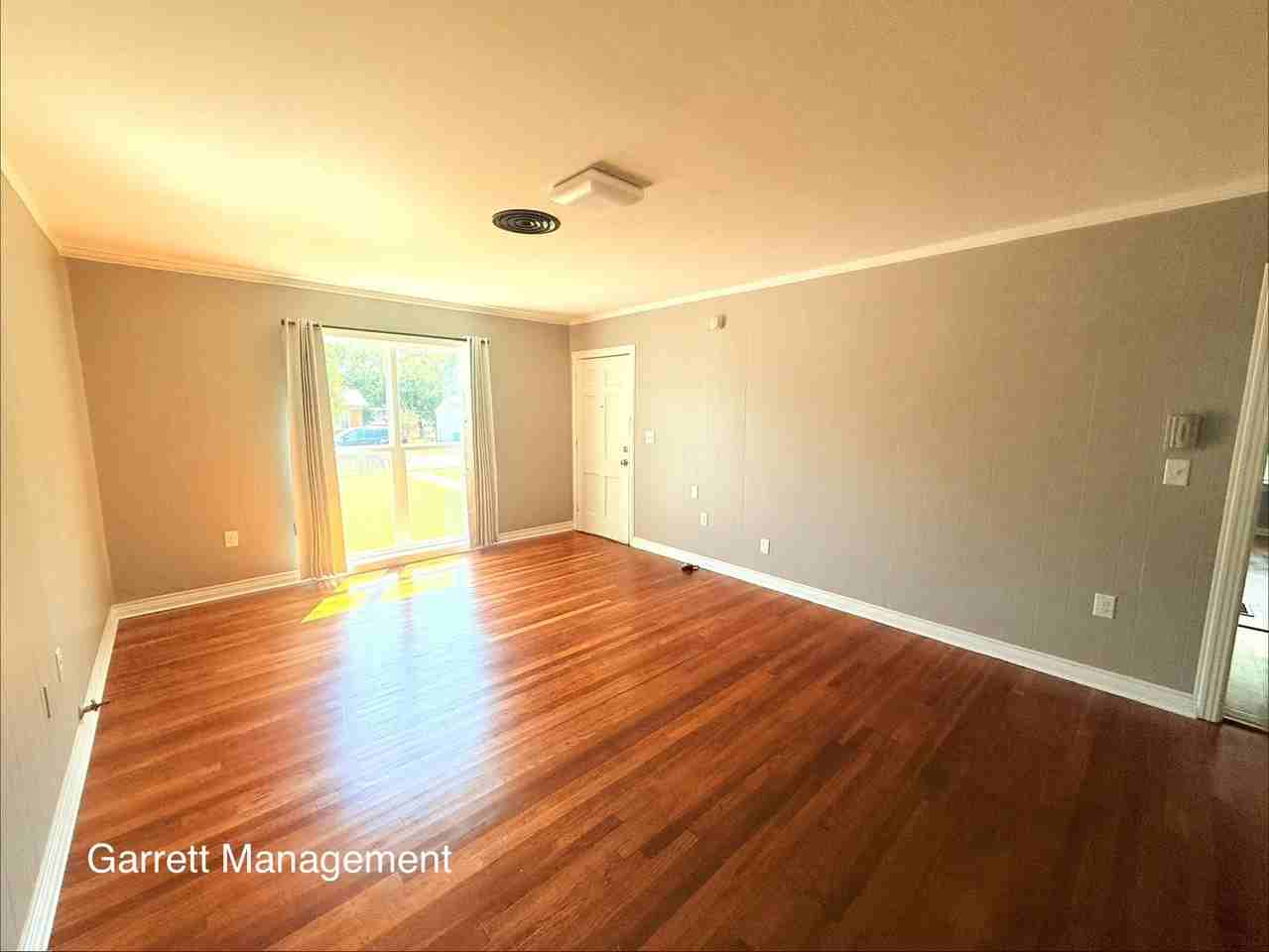 204 S Porter St - Photo 2 of 14