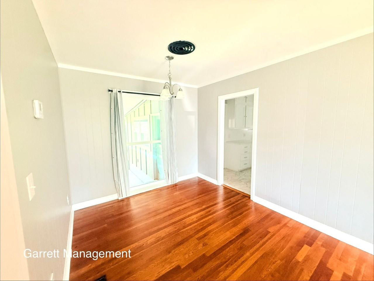 204 S Porter St - Photo 3 of 14