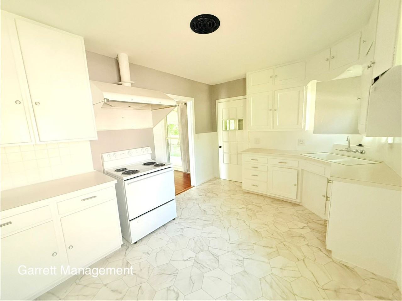 204 S Porter St - Photo 5 of 14