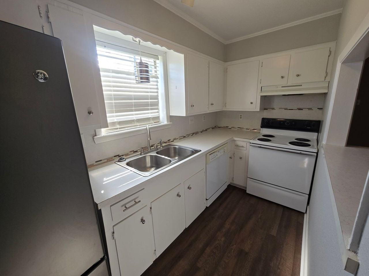 1309 Airline Dr - Photo 6 of 17