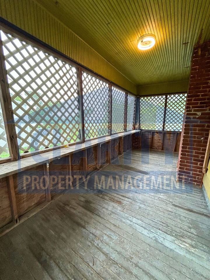 920 East Ave - Photo 6 of 30