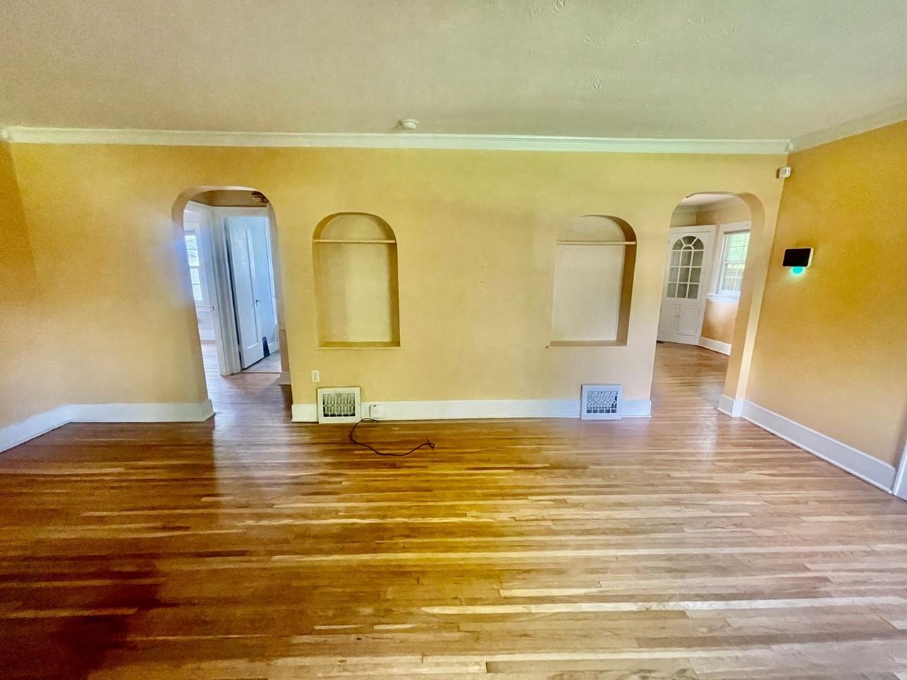 1715 S Kimbrough Ave - Photo 4 of 30