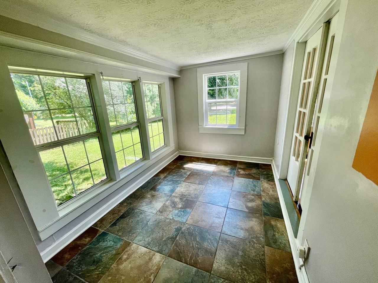 1715 S Kimbrough Ave - Photo 6 of 30