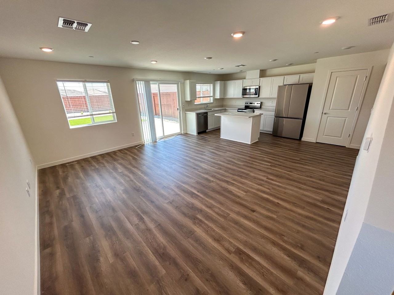 809 Congaree Ln - Photo 4 of 25