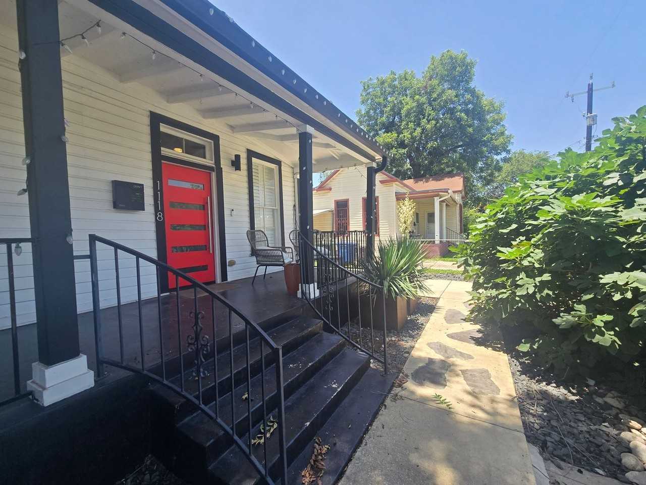 1118 Nolan St - Photo 2 of 45