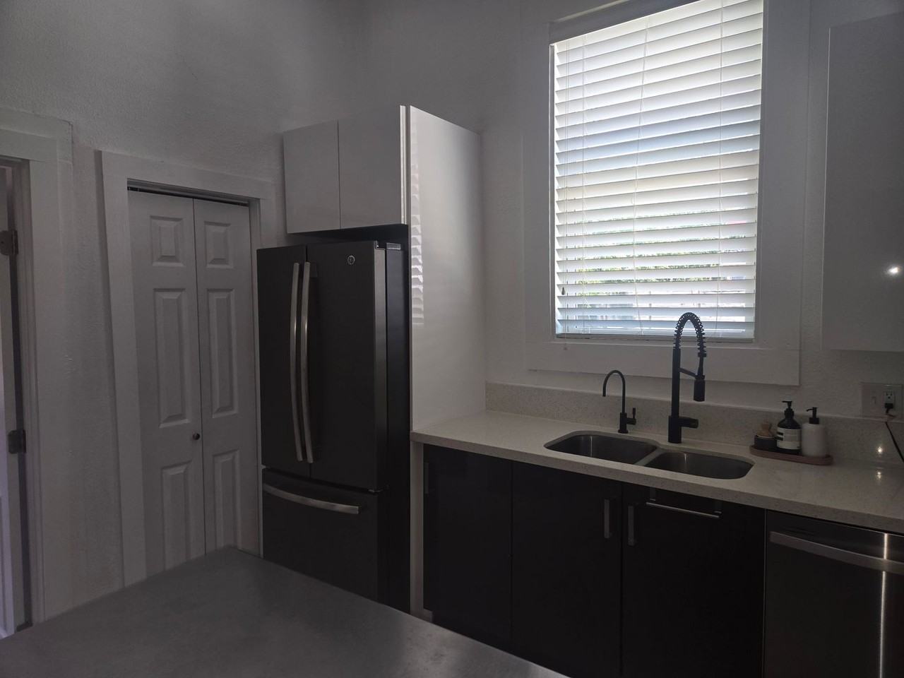 1118 Nolan St - Photo 7 of 45