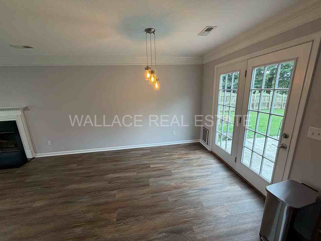5315 Castle Pines Ln - Photo 5 of 17