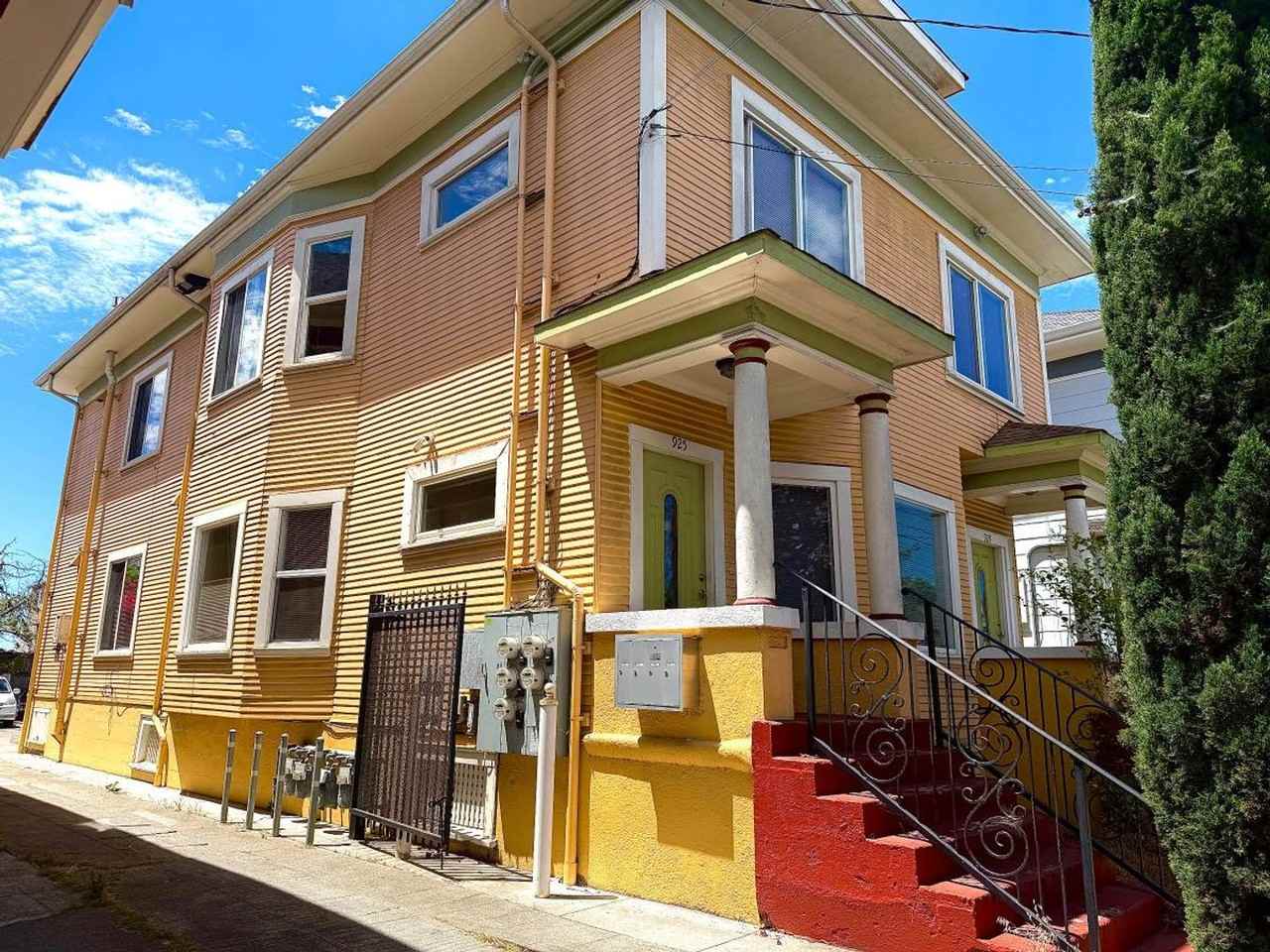 925 Apgar St - Photo 3 of 17