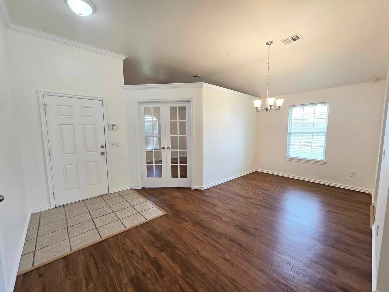 16001 Korie Dr - Photo 3 of 24