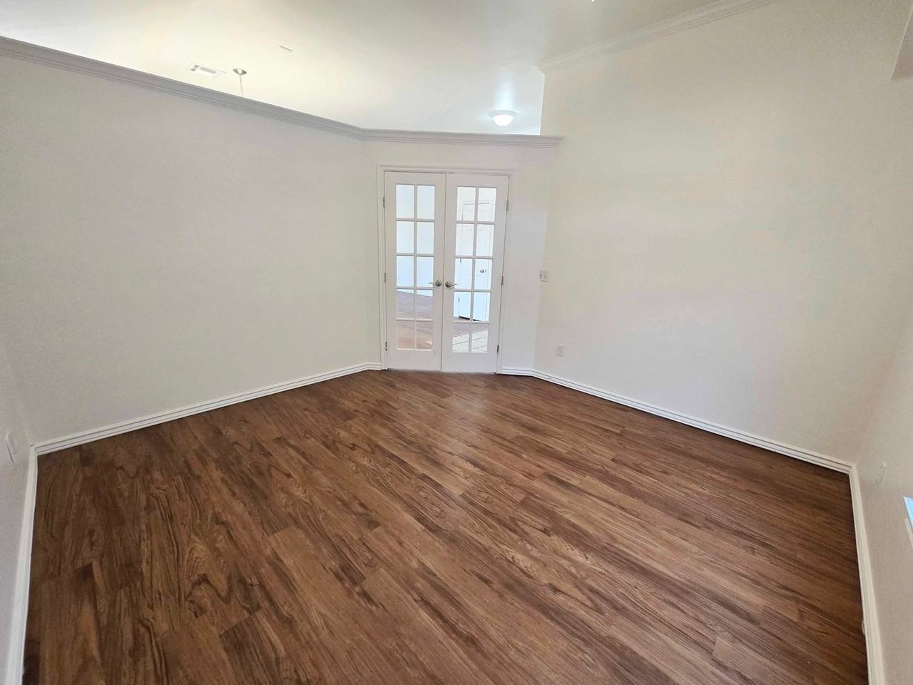 16001 Korie Dr - Photo 4 of 24