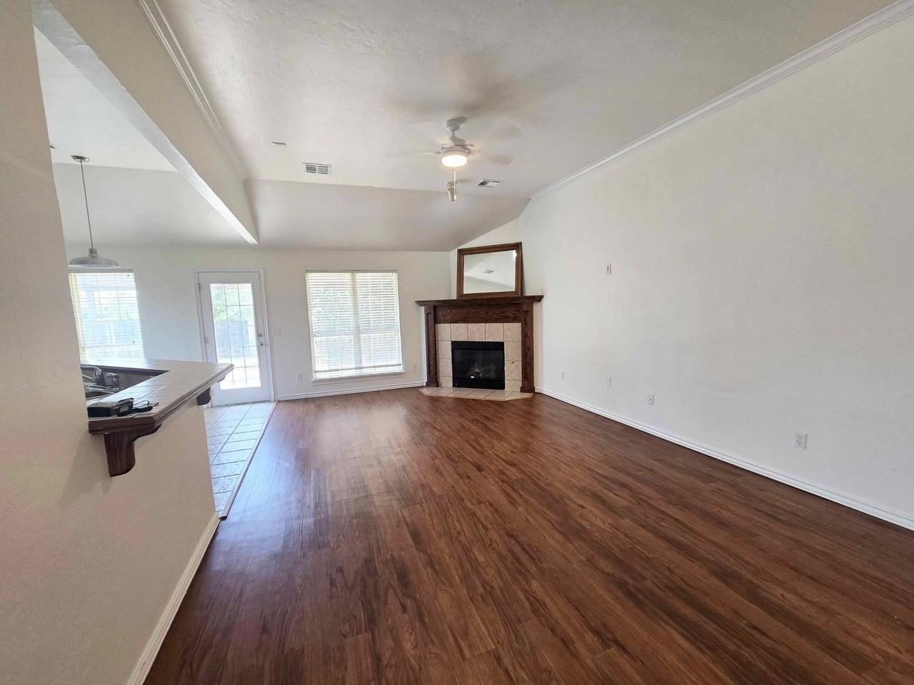 16001 Korie Dr - Photo 5 of 24