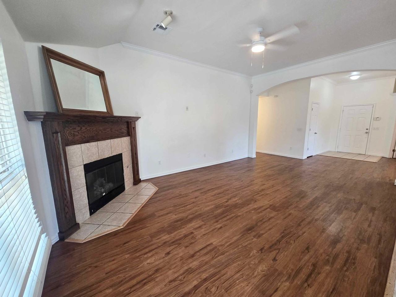 16001 Korie Dr - Photo 6 of 24