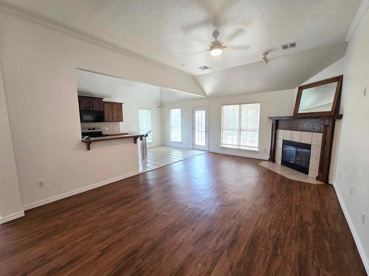 16001 Korie Dr - Photo 7 of 24