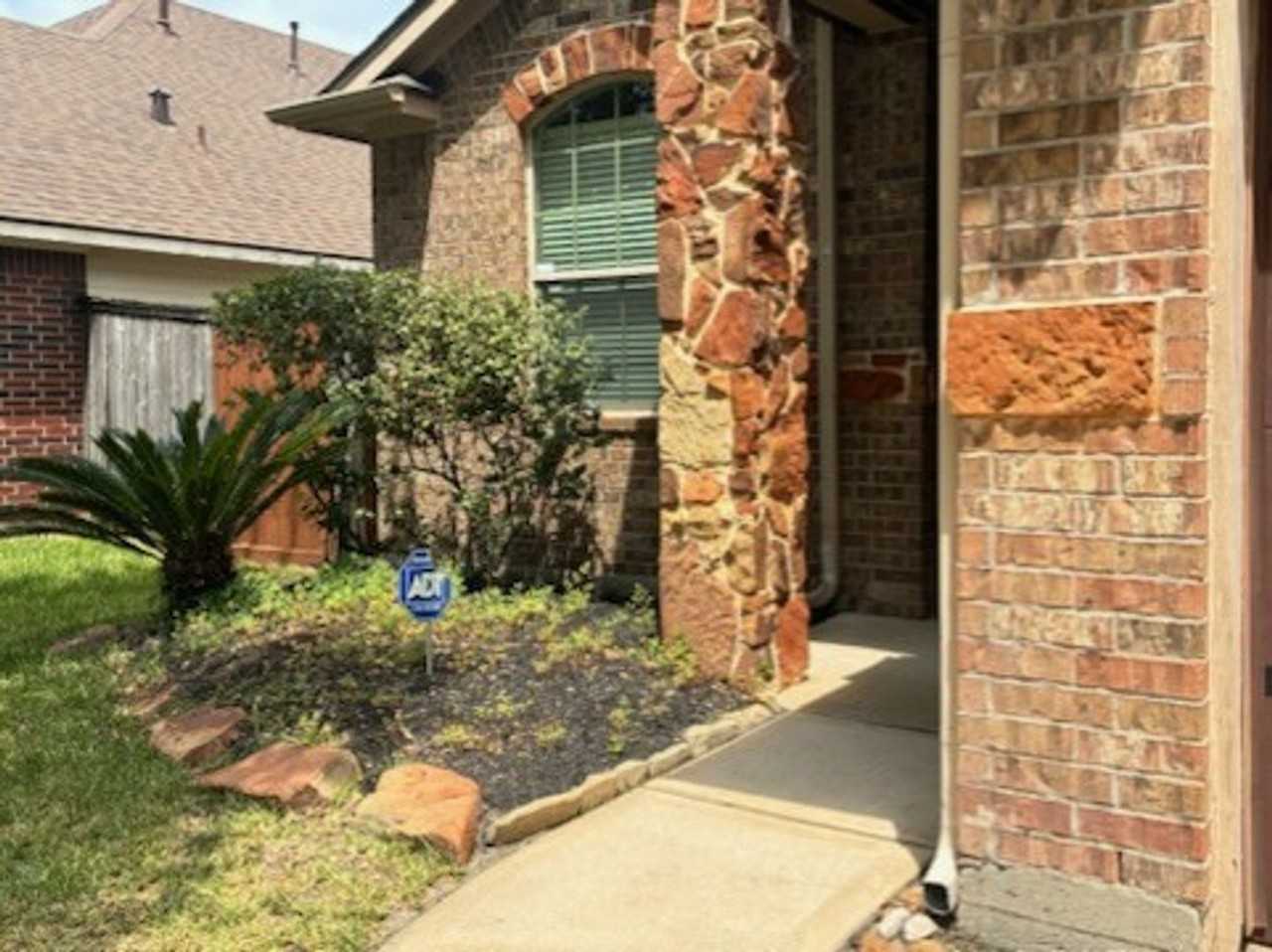 7042 Windy Run Ct - Photo 5 of 39