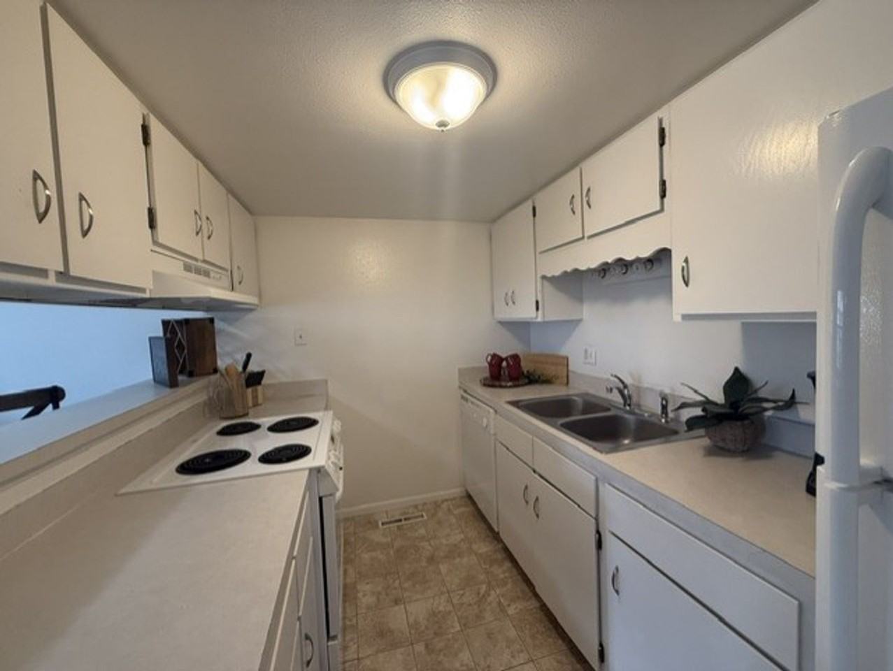 1522 Trent Ct #15 - Photo 7 of 18