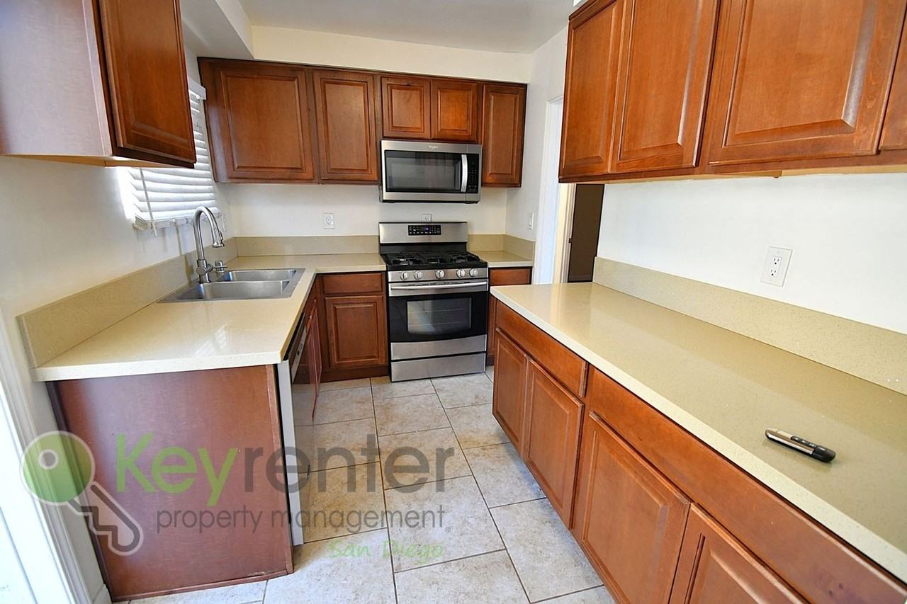 4515 55th St - Photo 2 of 14