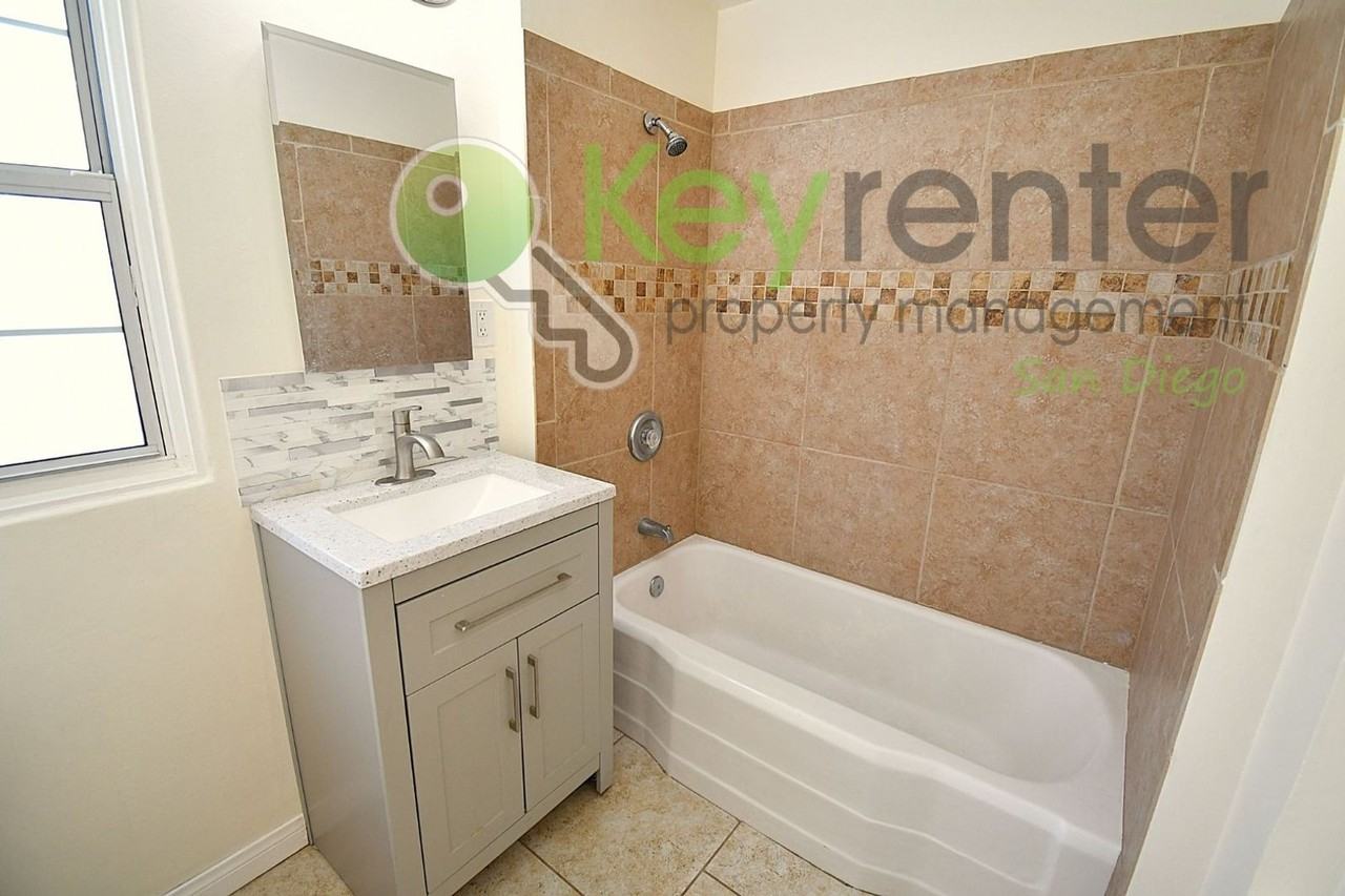4515 55th St - Photo 6 of 14