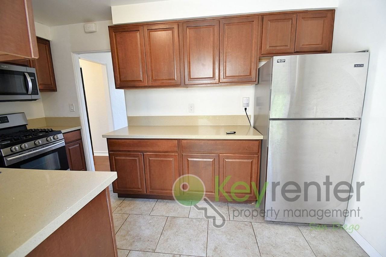 4515 55th St - Photo 7 of 14