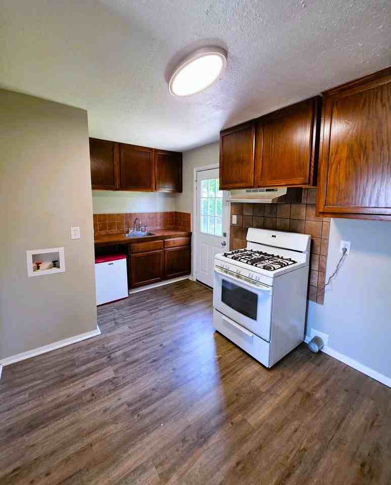 3104 Se 21st St - Photo 6 of 9