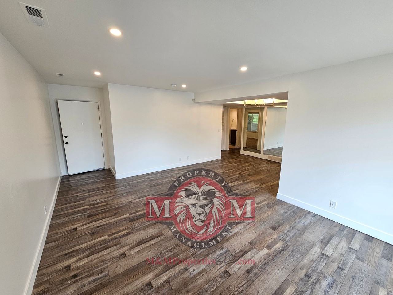 5704 S Waterbury Way #H - Photo 3 of 24