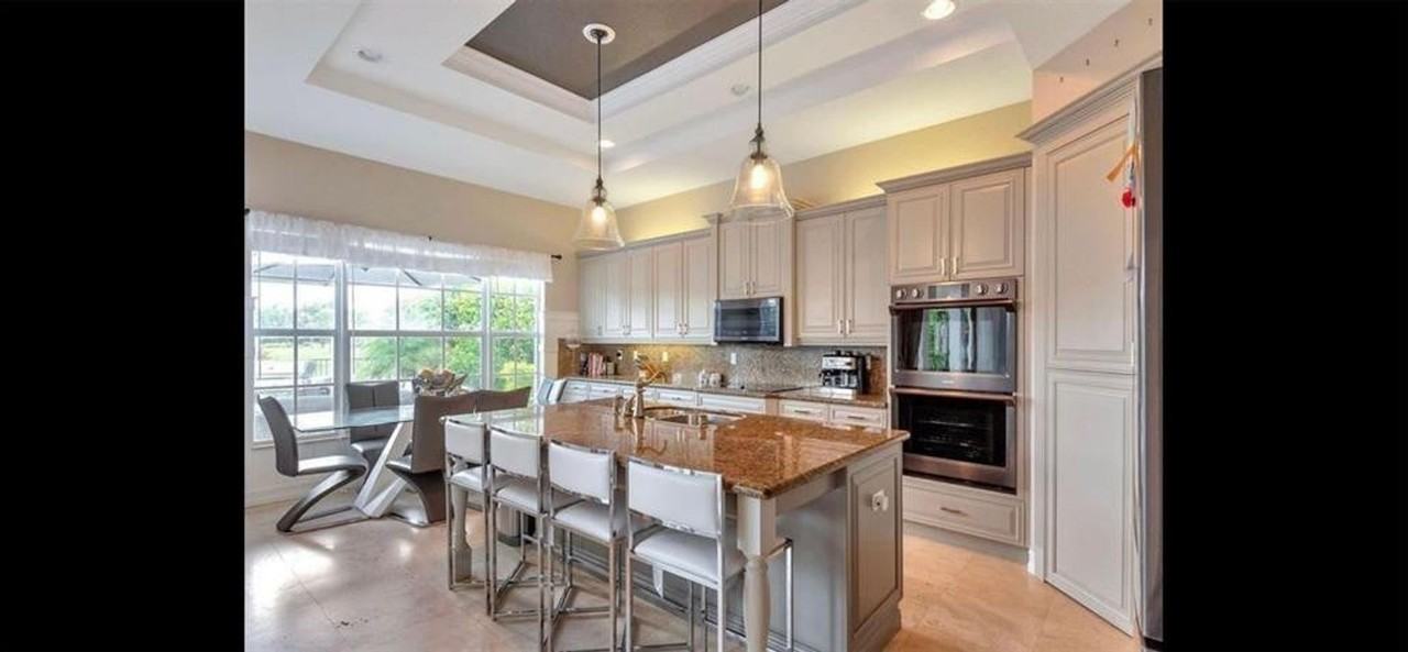 8158 Nw 124th Ter - Photo 3 of 10