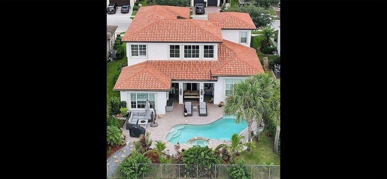 8158 Nw 124th Ter - Photo 7 of 10