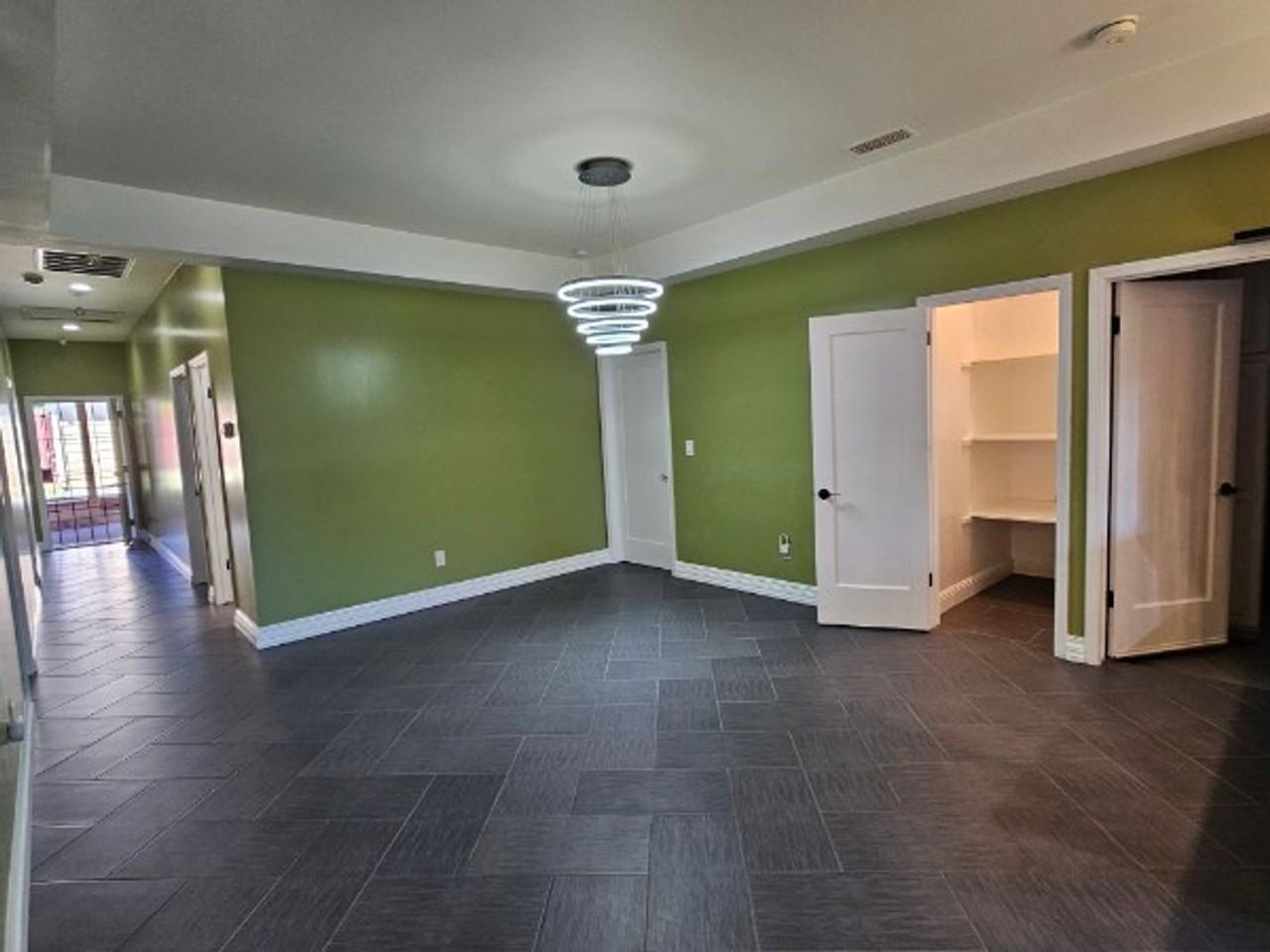 1916 Elm St - Photo 5 of 19