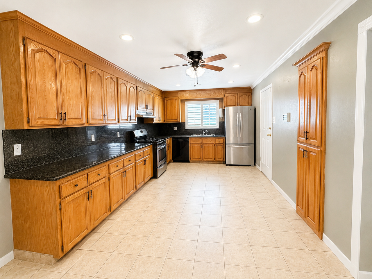 4543 Sloat Rd - Photo 2 of 22