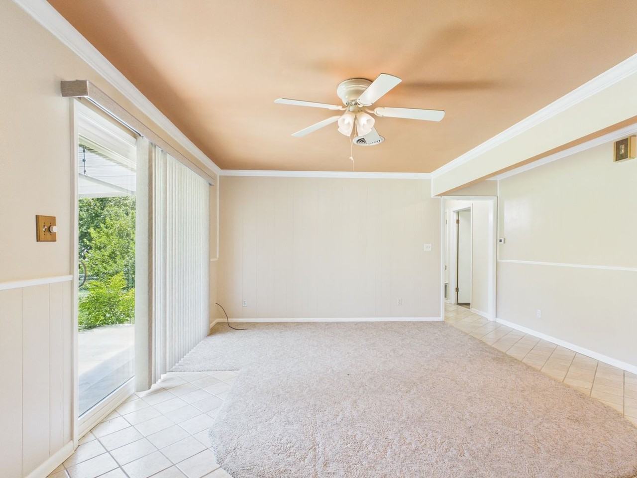 1206 Crenwelge Dr - Photo 3 of 20