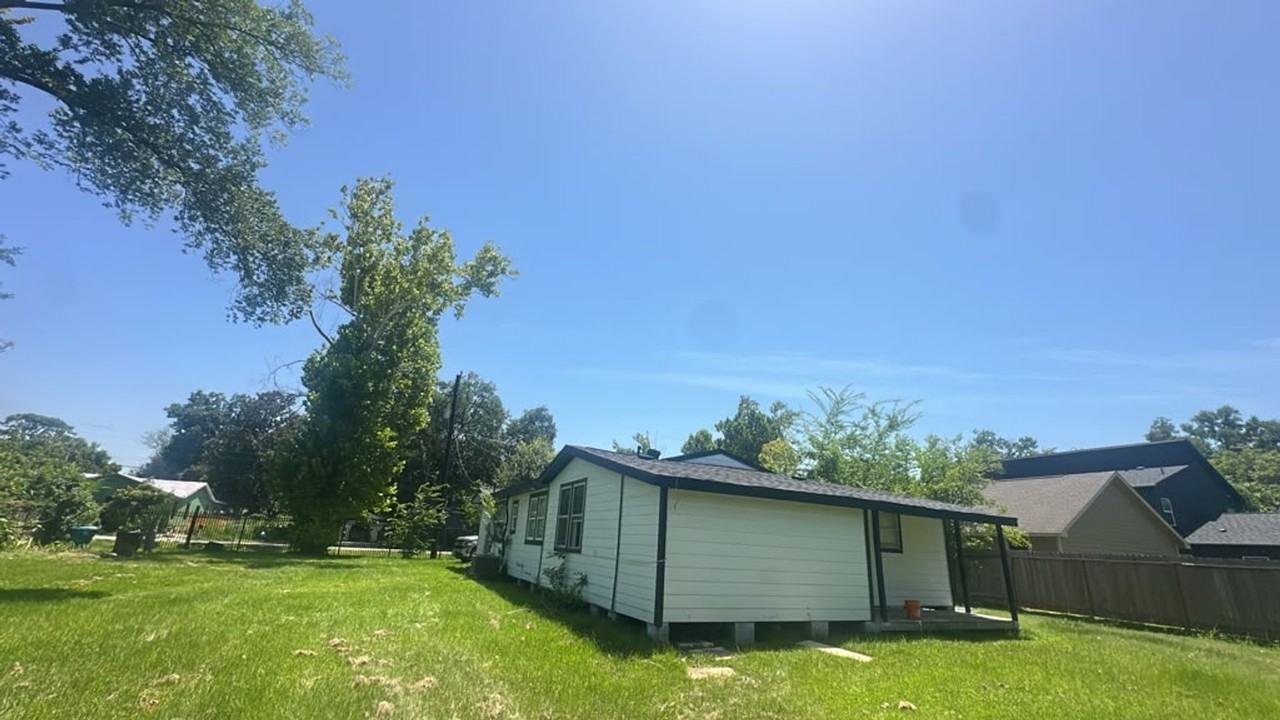 8013 Talton St - Photo 2 of 17