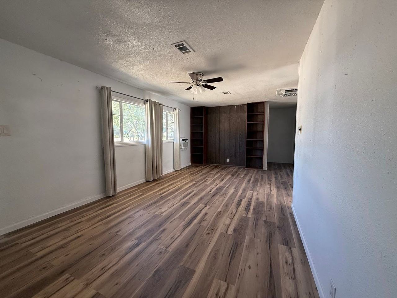 809 Spruce Ave - Photo 4 of 27