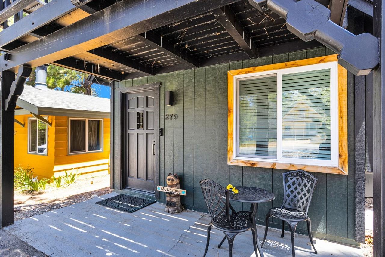 279 Los Angeles Ave - Photo 3 of 46